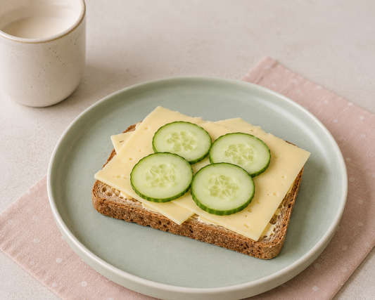 Käse-Vollkornbrot mit Gurke